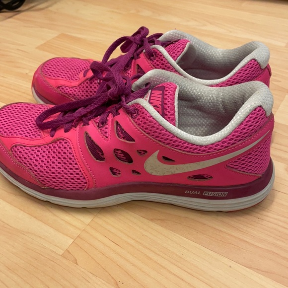 🌸3/$12🌸 Nike dual fusion lite sneakers - Picture 5 of 14